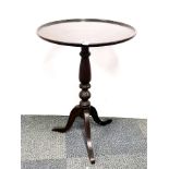 A Georgian mahogany wine table, 50cm x 70cm.