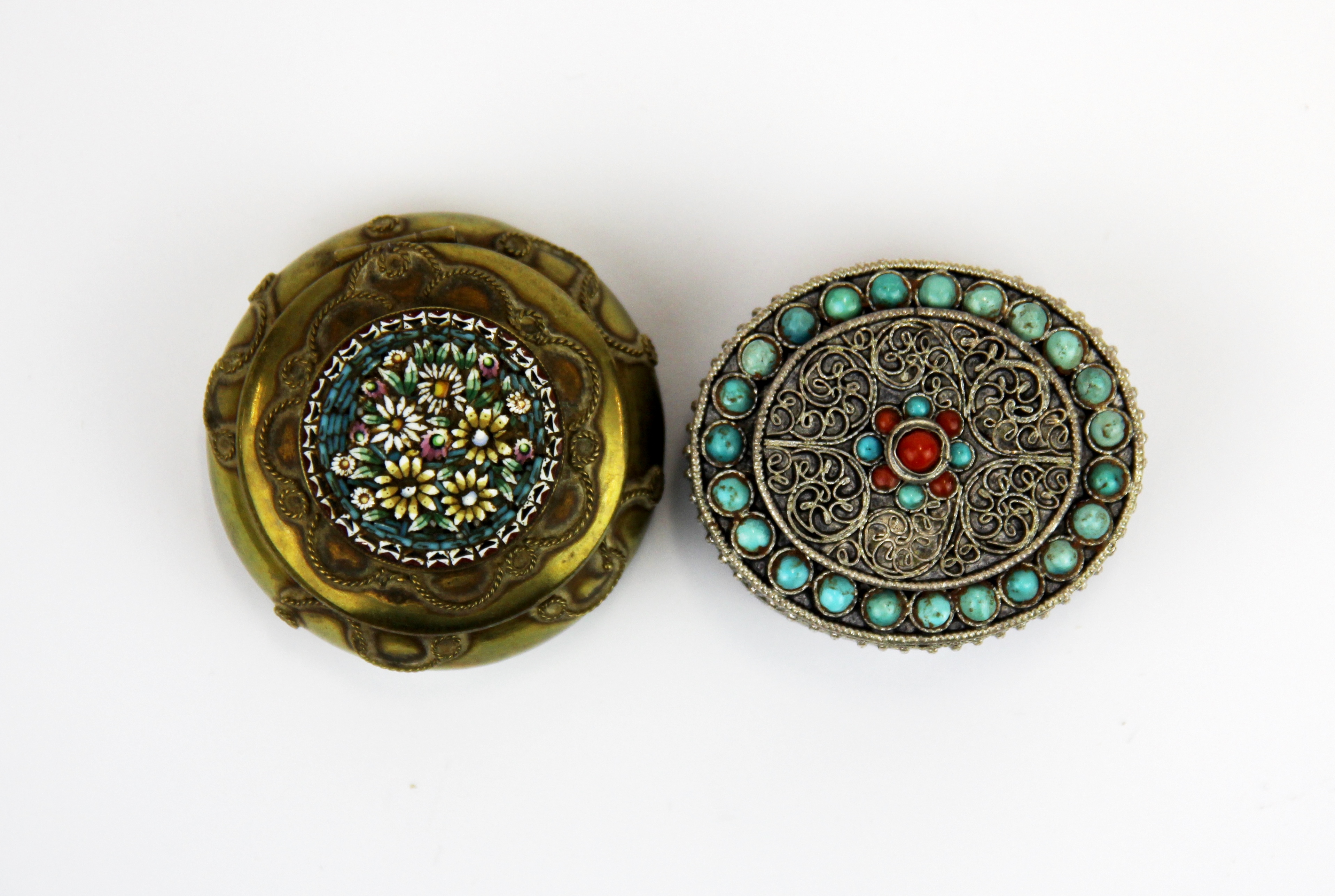 A 925 silver filigree pill box, W. 4.5cm, together with an Italian Millefiori box. - Image 2 of 2