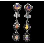 A pair of 925 silver drop earrings set with opals and black spinels, L. 4cm.