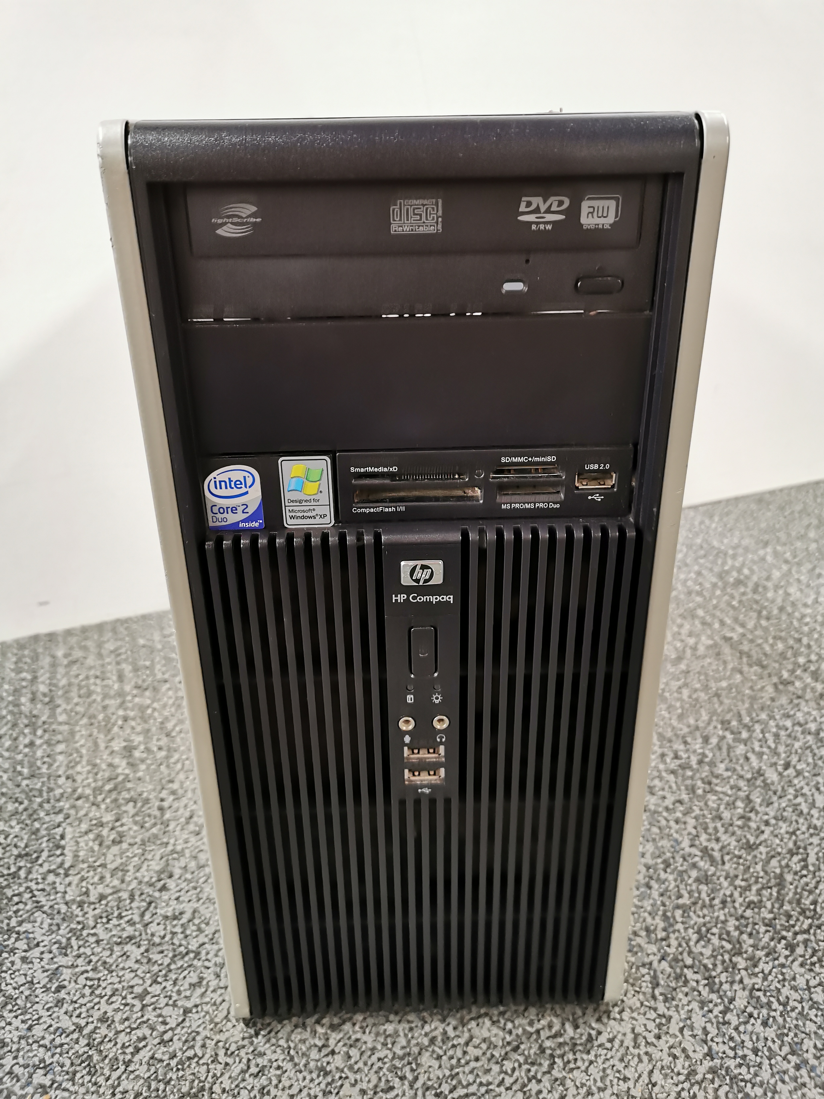 An HP desktop computer with monitor, recently refurbished. - Bild 2 aus 2