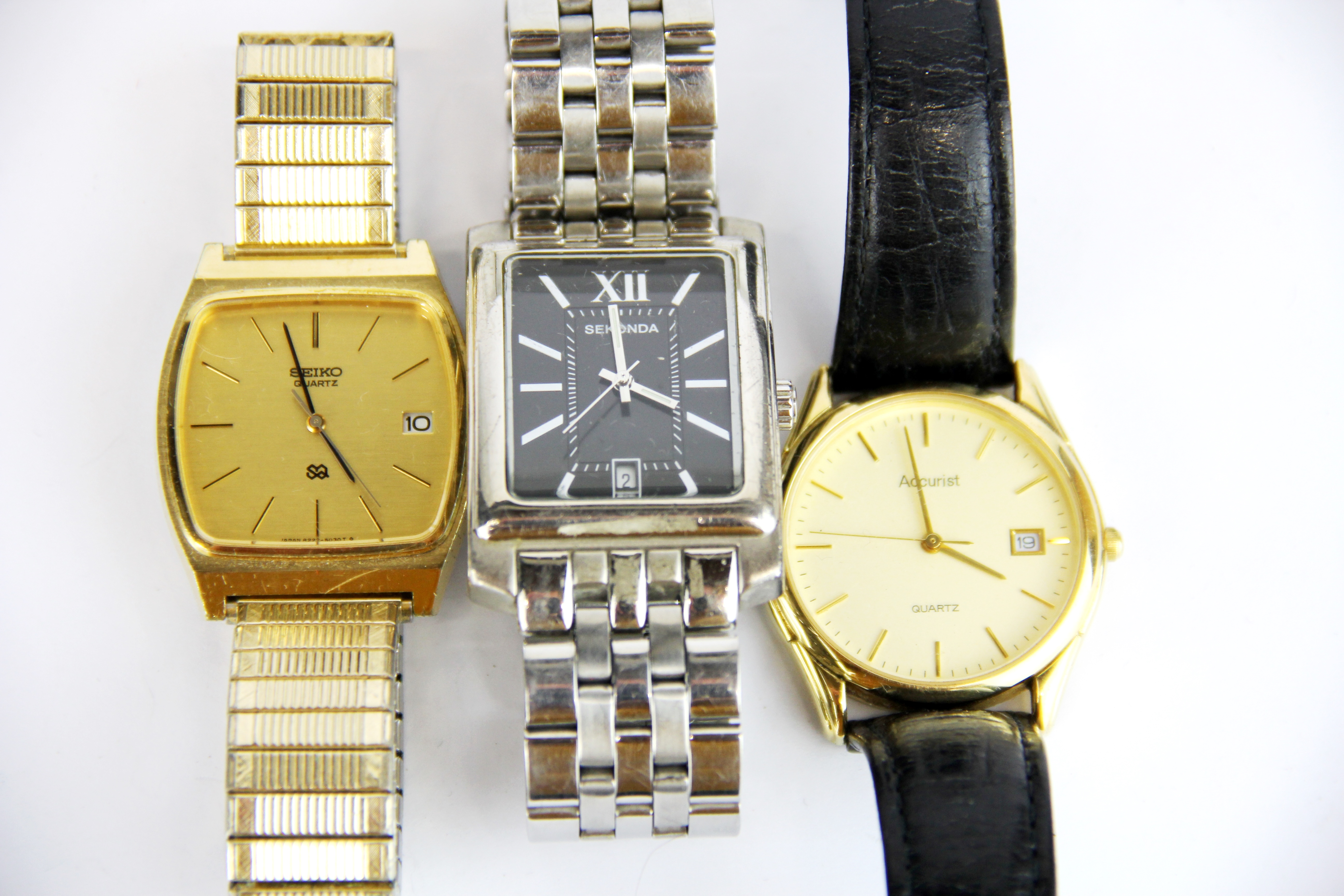 Three boxed gent's watches: Accurist, Seiko and Sekonda. - Bild 2 aus 2