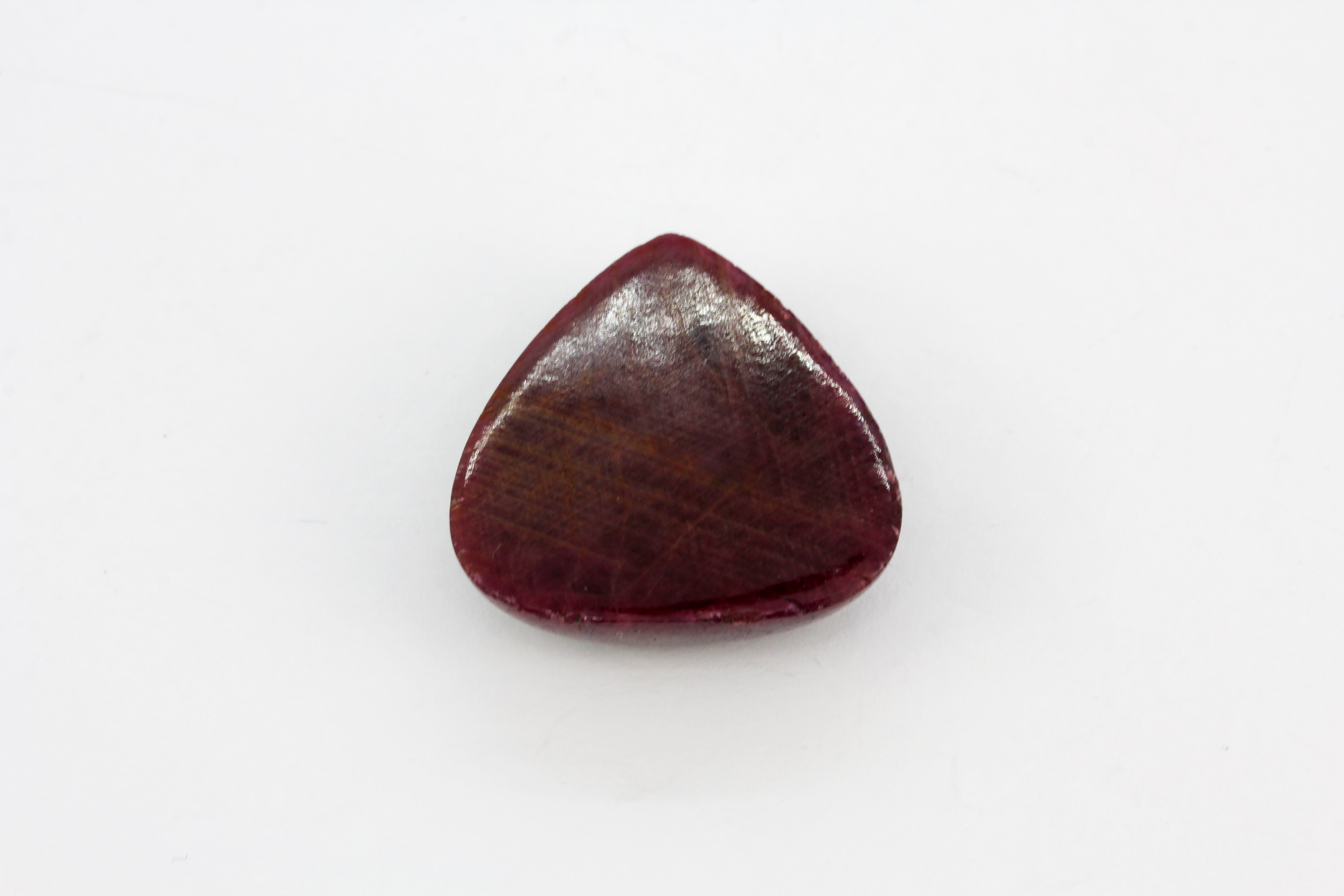 A cabochon cut unmounted ruby, approx. 28ct. - Image 2 of 2
