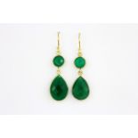 A pair of 925 silver gilt drop earrings set with faceted cut aventurine, L. 4.8cm.