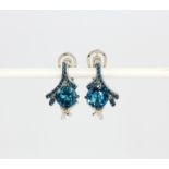 A pair of 925 silver earrings set with London blue topaz, L. 1.7cm.