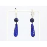 A pair of 935 silver lapis lazuli drop earrings, L. 6cm.