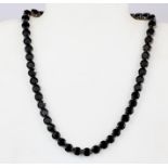 A 925 silver necklace set with black spinnels, L. 50cm.