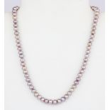 A 925 silver pink cultured pearl necklace, L. 41cm.