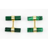 A pair of 925 silver gilt malachite set cufflinks, L. 2.1cm.