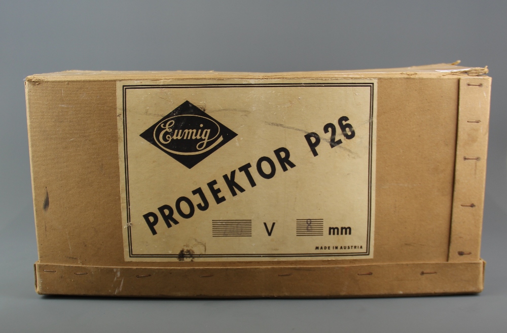 A vintage boxed Eumig projector (P26). - Image 3 of 3