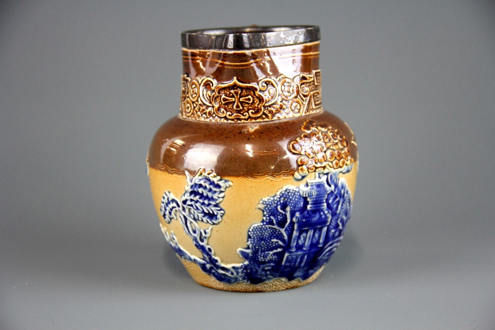 A hallmarked silver rimmed Doulton Lambeth jug decorated with willow pattern, assayed London c. - Bild 6 aus 6