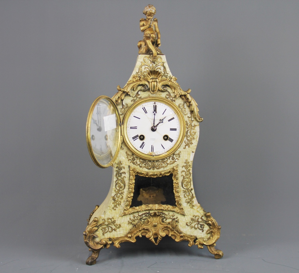 A wooden gilt metal and faux mother of pearl mantel clock by Berger of Paris, H. 41cm. - Bild 2 aus 4