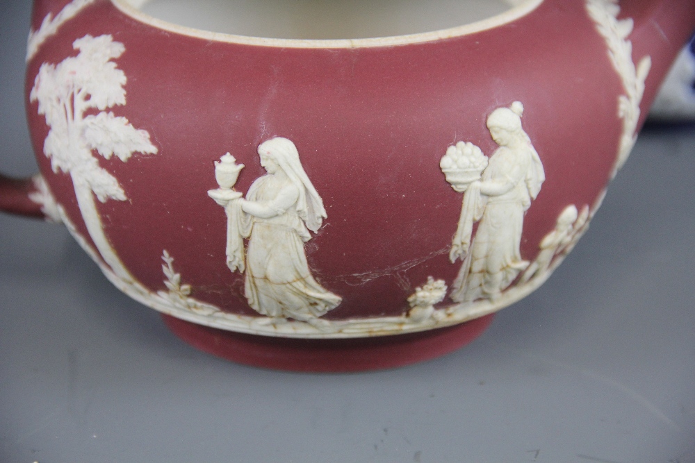 An unusual red Wedgwood teapot together with a Wedgwood box and cover and an Adams bowl with an - Bild 4 aus 7