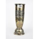 A lovely hallmarked silver Art Nouveau vase, H. 26.5cm. Condition: slight dents to body.