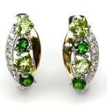 A pair of 925 silver gilt earrings set with round cut peridots and chrome diopsides, L. 1.6cm.