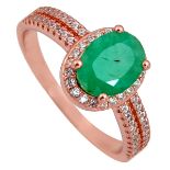 A 925 silver rose gold gilt emerald and white stone set cluster ring, (S).