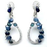 A pair of 925 silver drop earrings set with sapphires and white stones, L. 3.6cm.