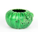 A Chinese green glazed porcelain brush washing bowl, Dia. 10cm, H. 6cm.