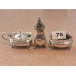 Three hallmarked silver cruet items, papper H. 8cm.