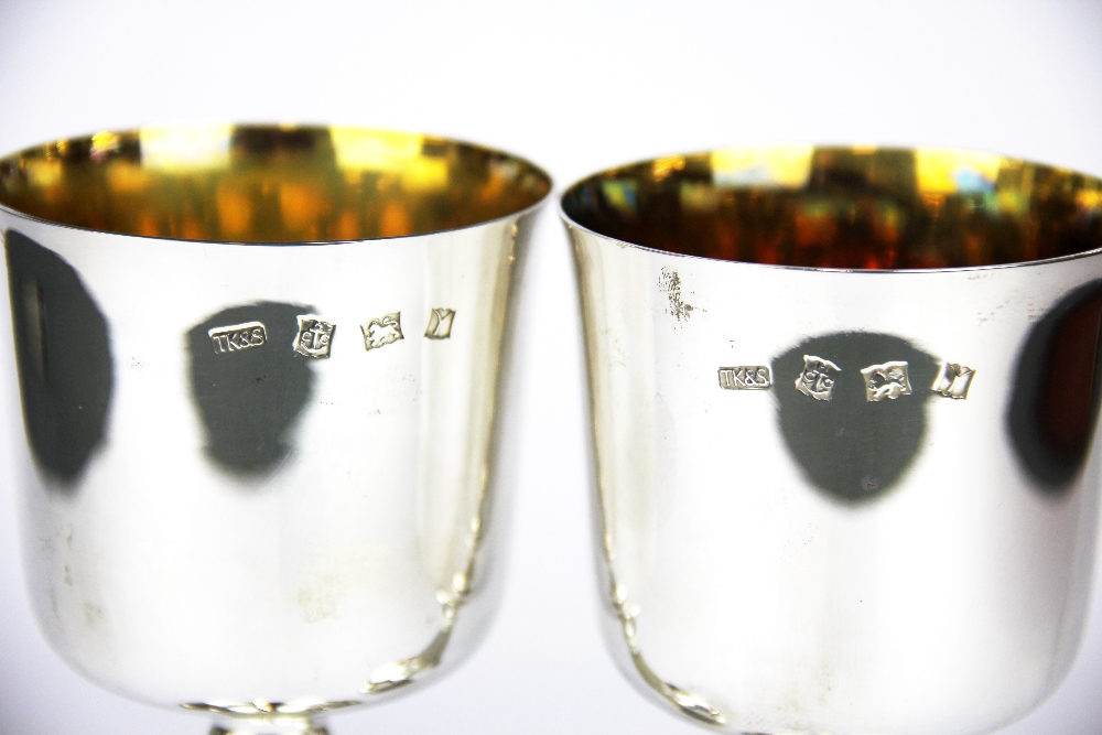 A cased pair of limited edition hallmarked silver 41/500 Churchill centenery goblets. - Image 3 of 3