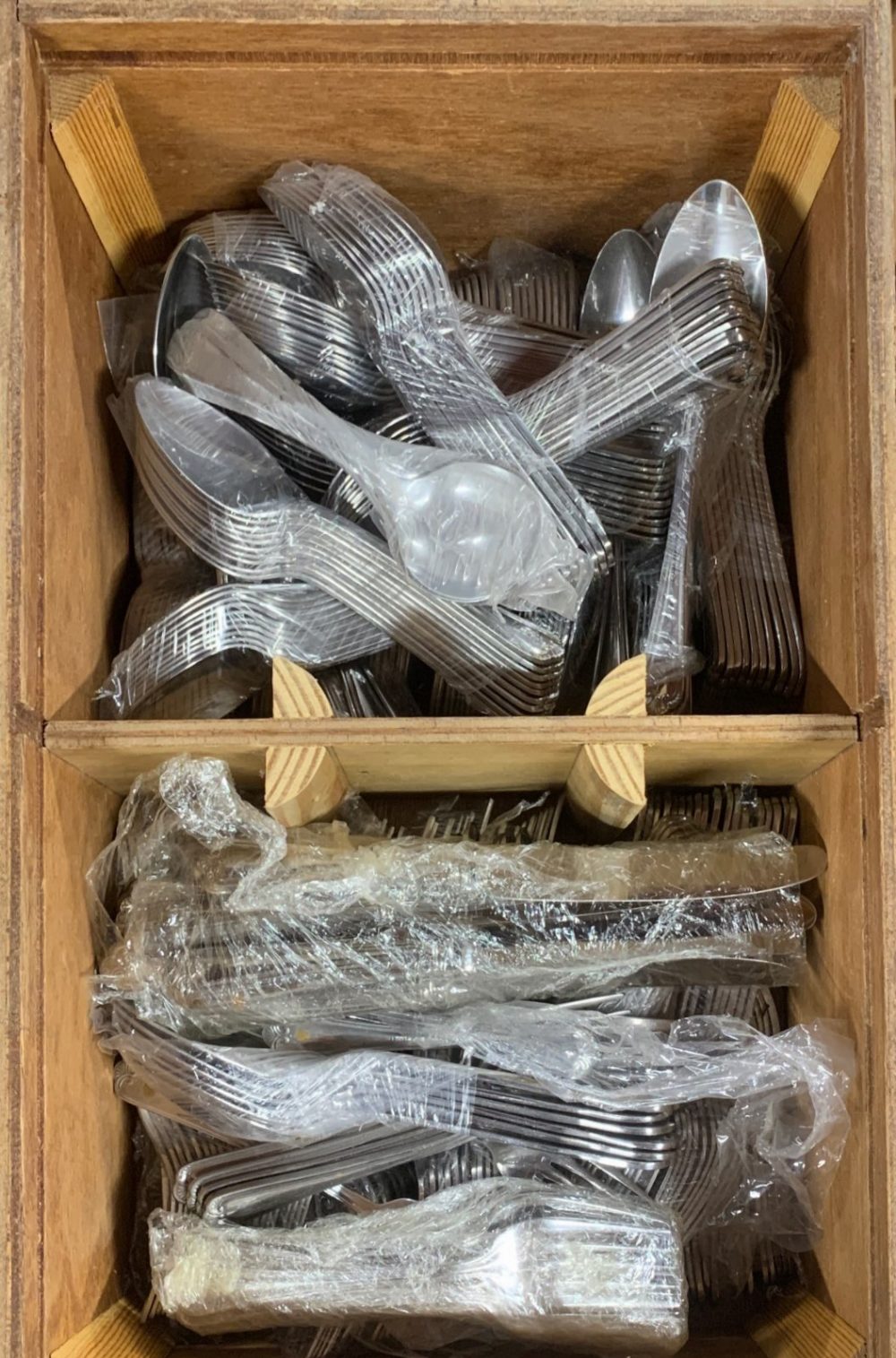 A large quantity of mixed cutlery. - Bild 2 aus 2