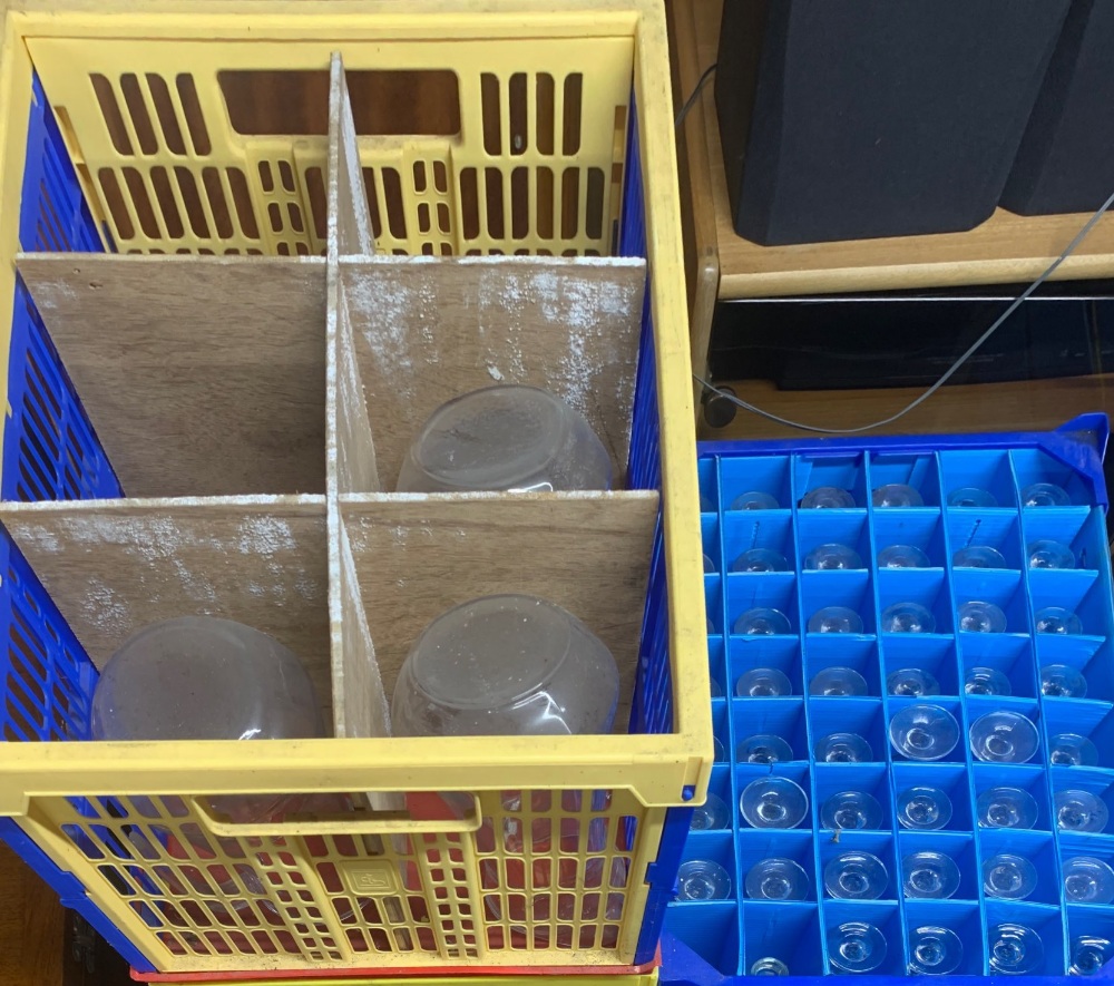 A quantity of mixed glass sherry, short tumbler, goblet and half pint glasses with mixed glass - Image 2 of 2