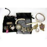 A small quantity of good quality costume jewellery items.