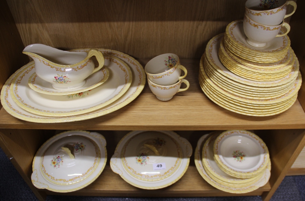 An extensive New Hall 1930's part dinner and tea set. - Bild 2 aus 3