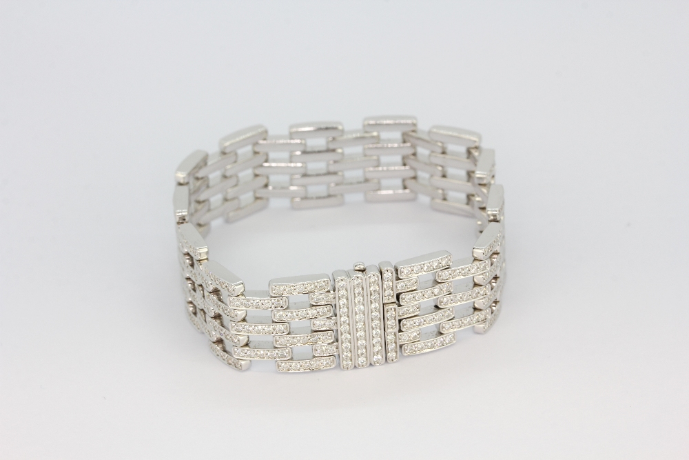 An 18ct white gold (stamped 750) bracelet set with brilliant cut diamonds, approx. 7.35ct diamonds - Bild 2 aus 3