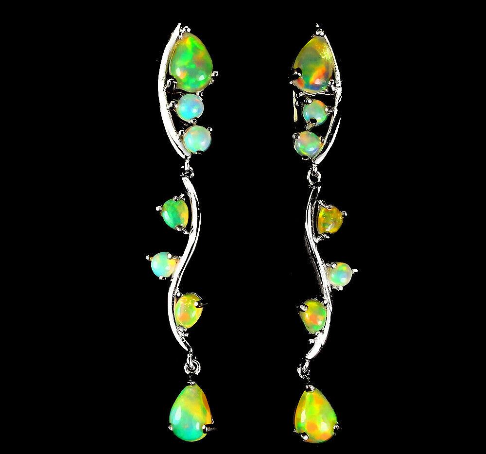 A pair of 925 silver opal set drop earrings, L. 2.5cm.