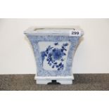 A Chinese hand painted porcelain planter, 21 x 21 x 20cm.