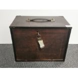 A vintage mahogany collectors/instrument cabinet, 35 x 21 x 27cm.