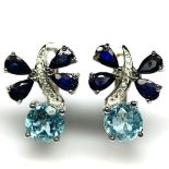 A pair of 925 silver earrings set with pear cut sapphires and blue topaz, L. 1.8cm.