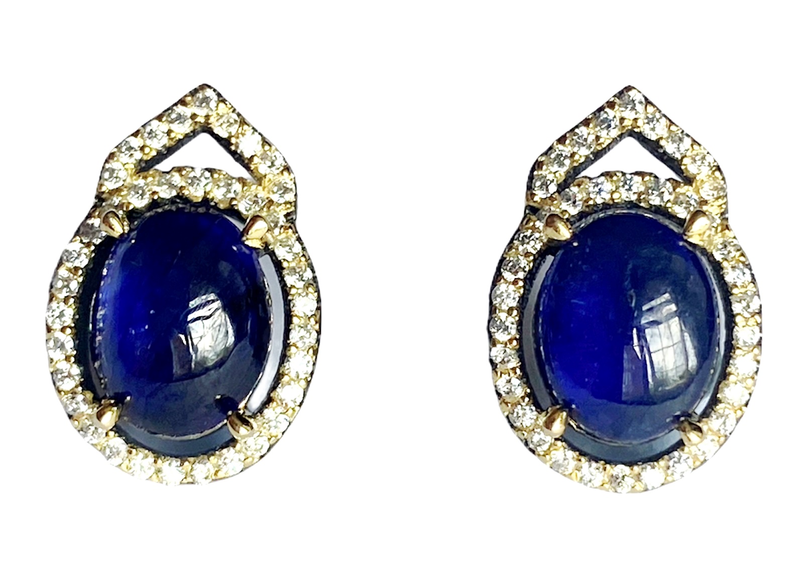 A pair of 925 silver earrings set with cabochon cut sapphires and white stones, L. 1.5cm.