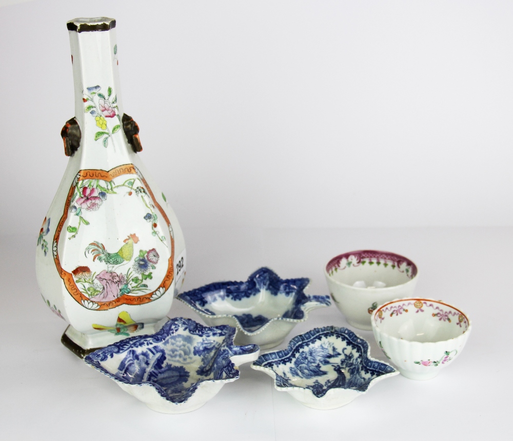 A group of 18th and 19th C oriental influenced English soft paste porcelain items, vase H. 28cm. - Bild 3 aus 8