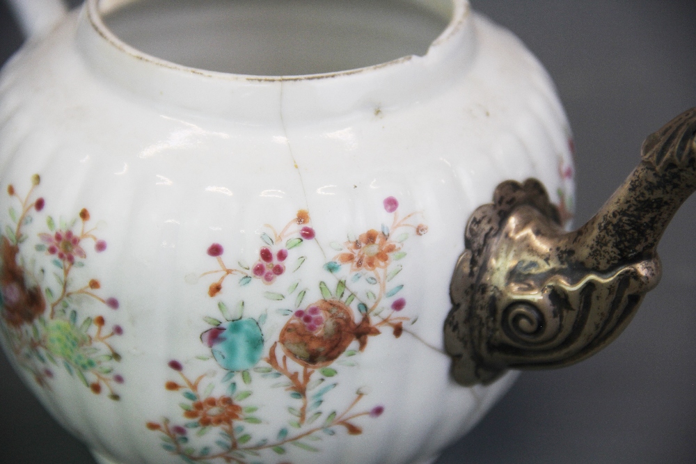 A 19th C Chinese hand painted porcelain tea pot with replacement white metal spout and lid, H. 13cm. - Bild 4 aus 6
