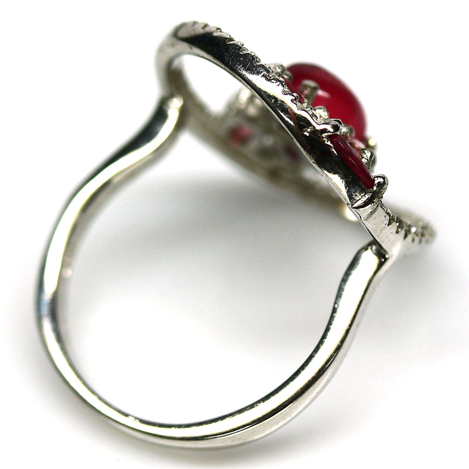 A 925 silver ring set with rubies and white stones, (P.5). - Bild 2 aus 2