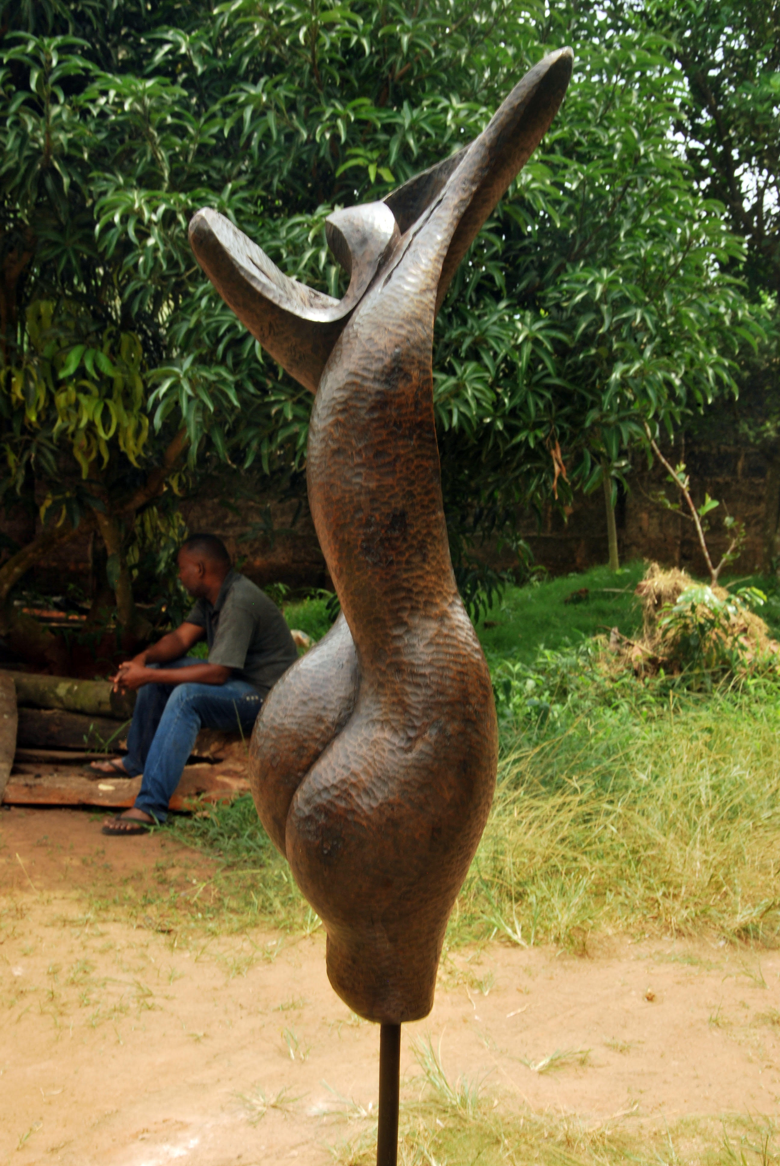 Dr. Njoku Kenneth, "Trance", bronze sculpture, 182 x 41 x 30cm, 30kg, c. 2017. Presents a - Image 2 of 4