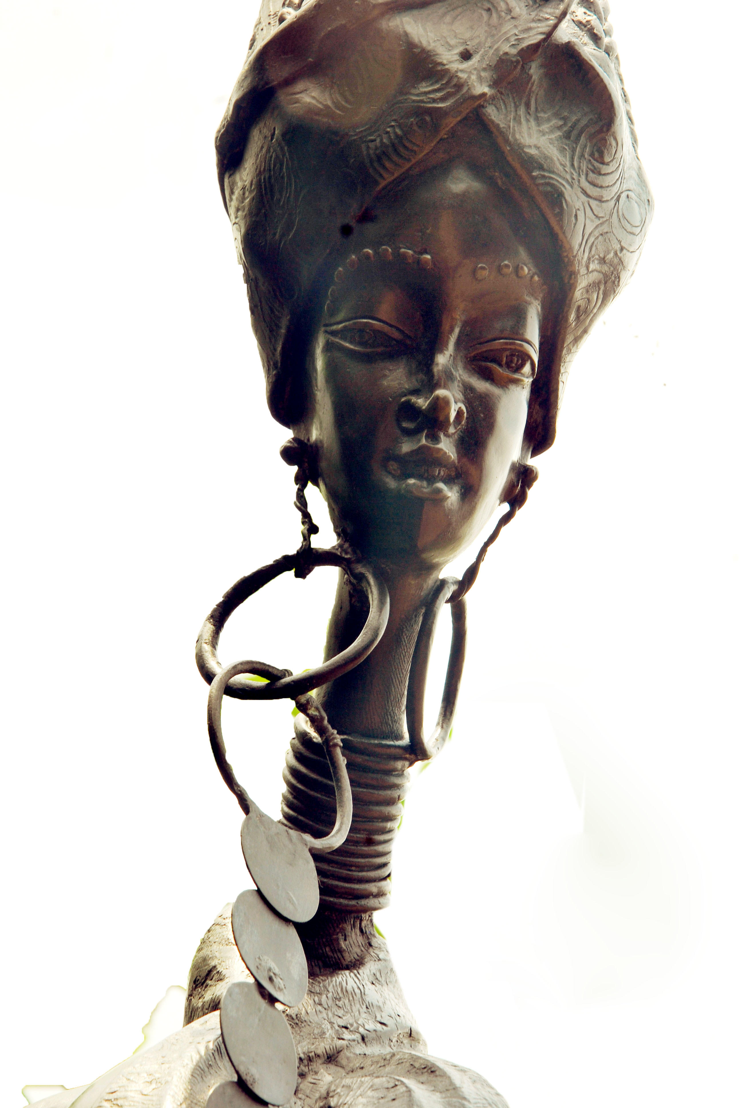 Dr. Njoku Kenneth, "Tall among equals", bronze sculpture, 325 x 42 x 31cm, 50kg, c. 2018. Presents a - Image 3 of 6