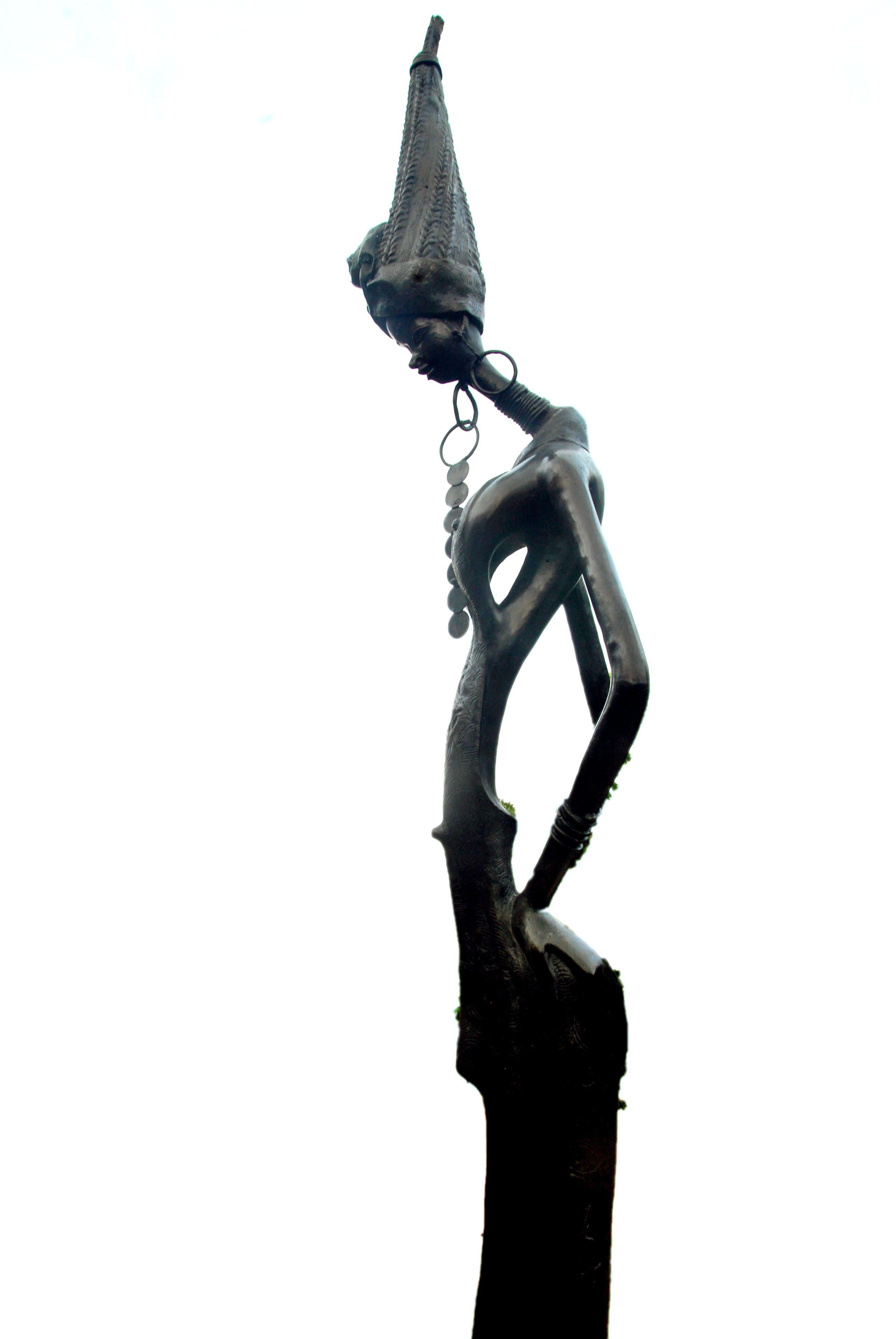 Dr. Njoku Kenneth, "Tall among equals", bronze sculpture, 325 x 42 x 31cm, 50kg, c. 2018. Presents a - Image 4 of 6