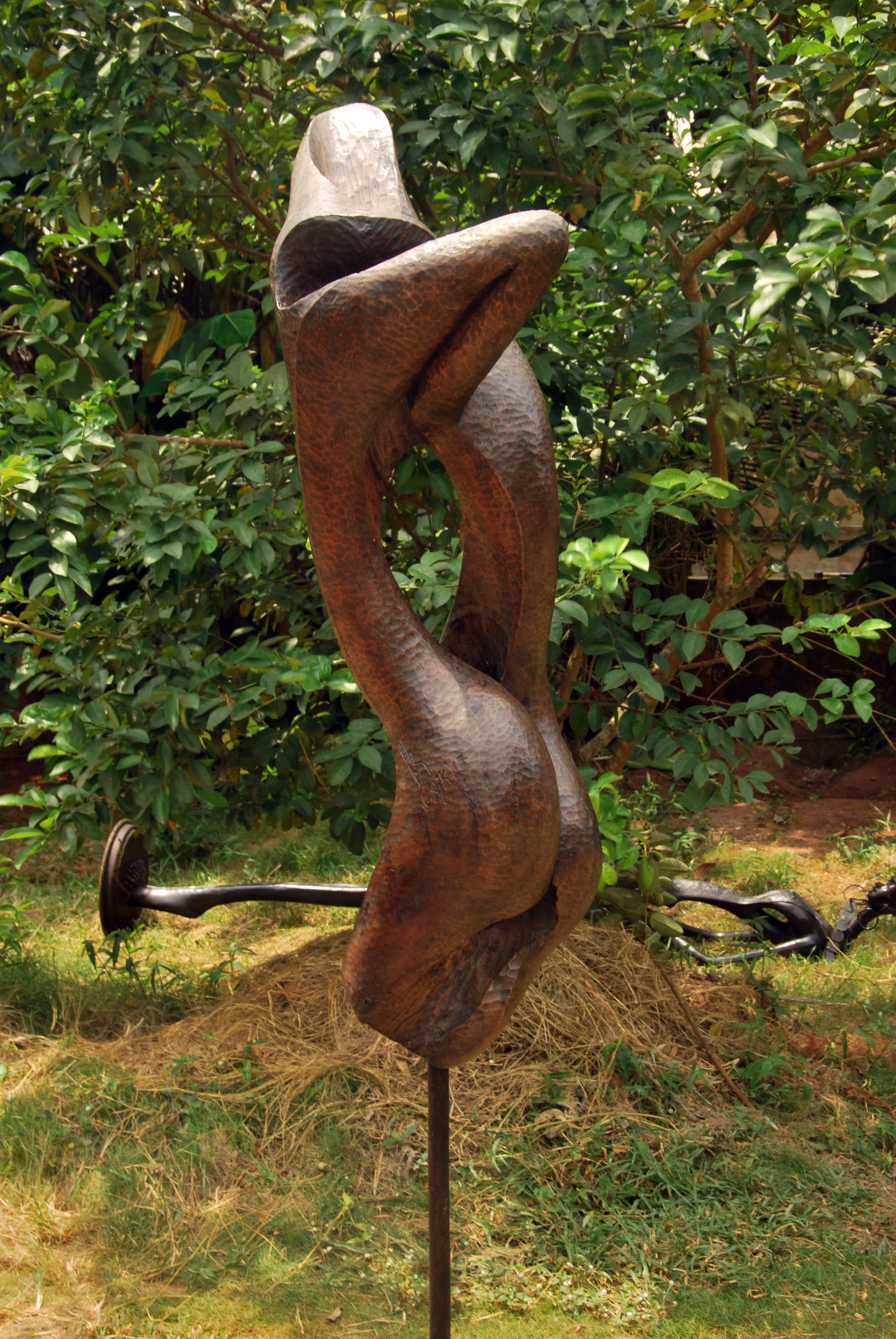 Dr. Njoku Kenneth, "Trance", bronze sculpture, 182 x 41 x 30cm, 30kg, c. 2017. Presents a