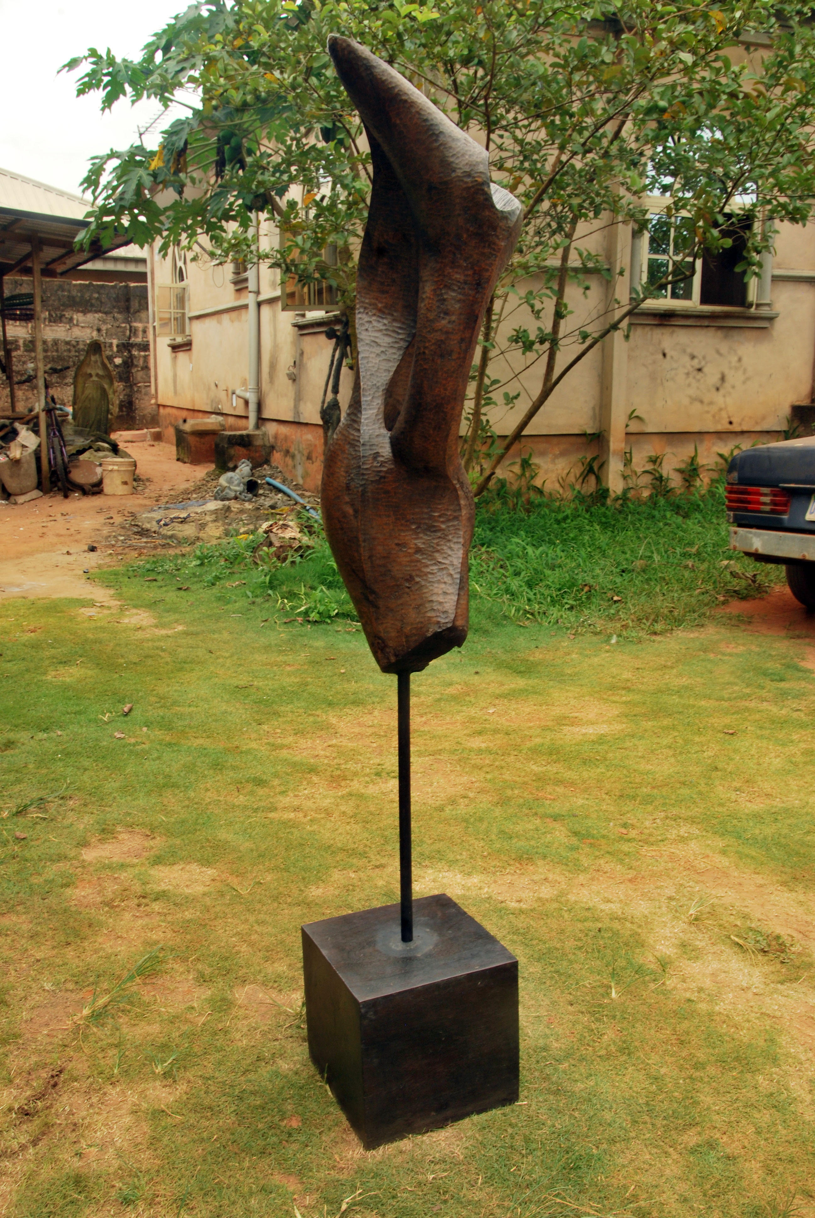 Dr. Njoku Kenneth, "Trance", bronze sculpture, 182 x 41 x 30cm, 30kg, c. 2017. Presents a - Image 4 of 4