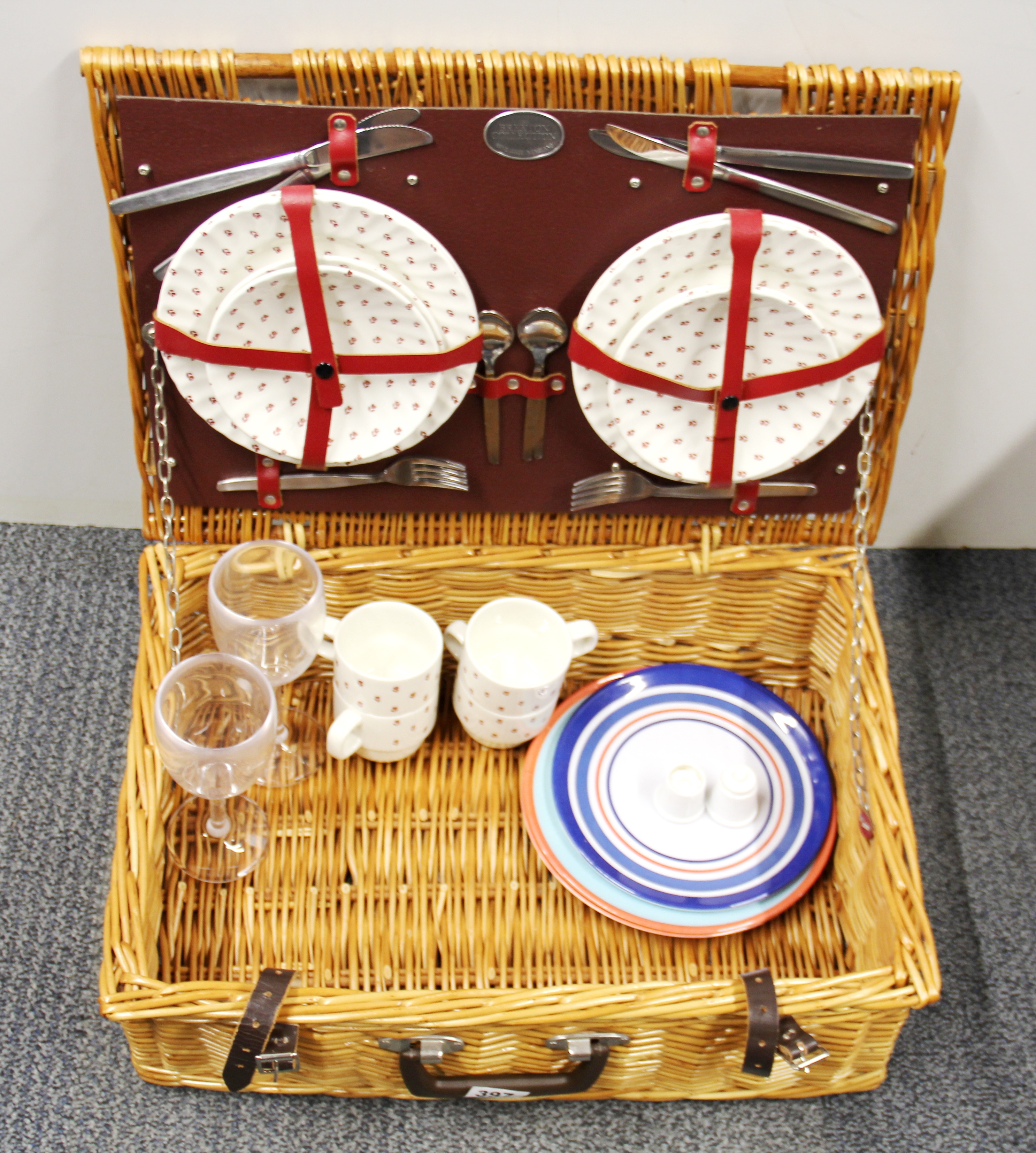 A vintage cased Brexton collection picnic basket. - Image 2 of 3