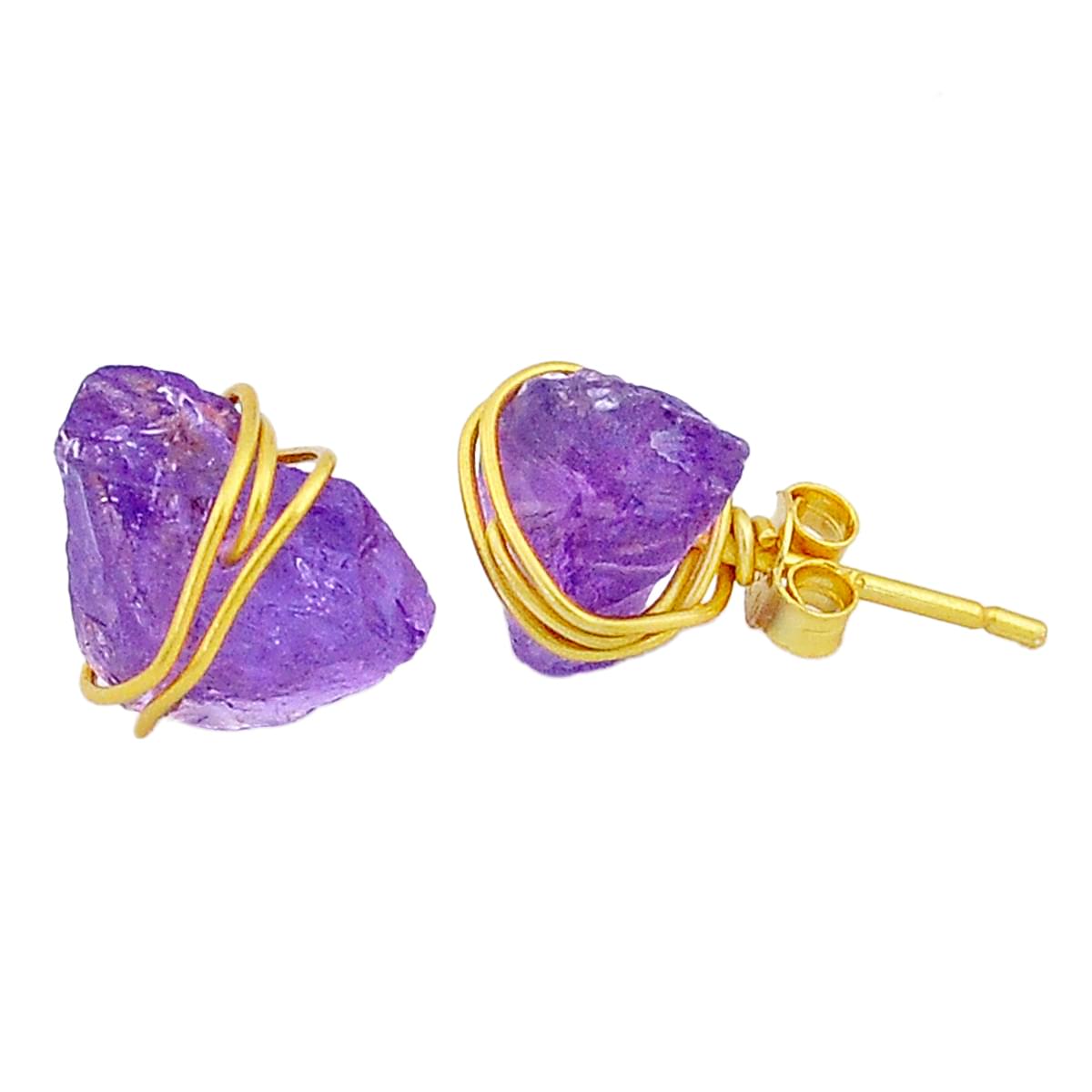 A pair of 925 silver gilt stud earrings set with rough amethyst, L. 1.5cm.