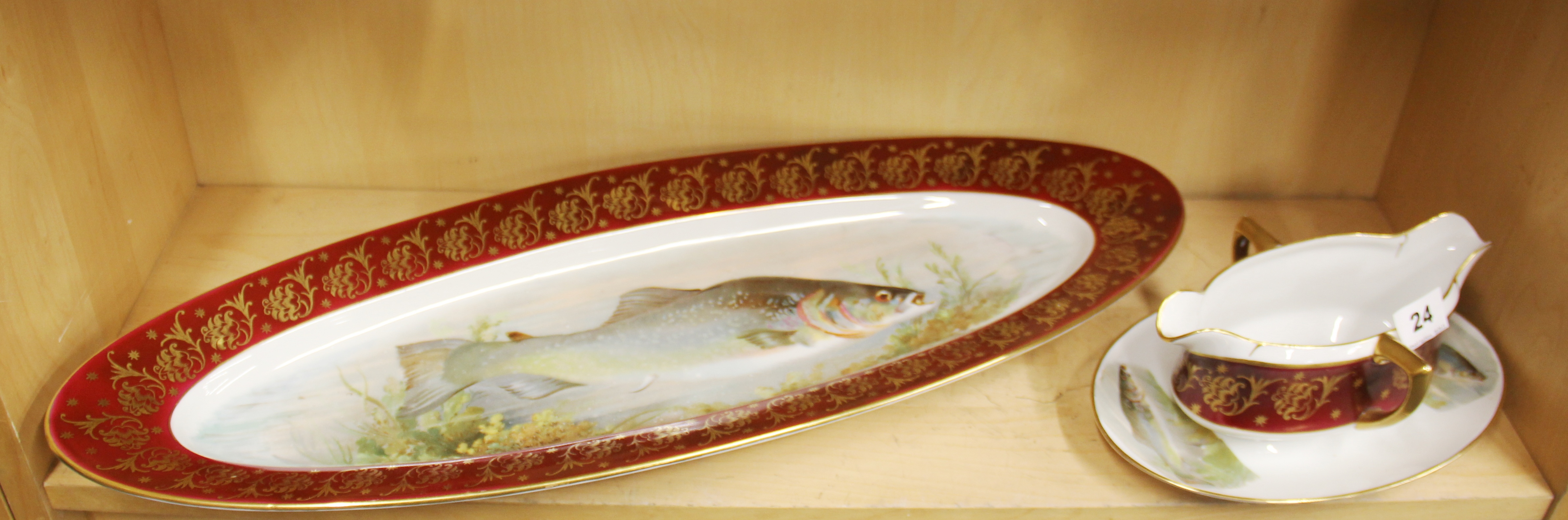 A fine German porcelain fish set. - Image 3 of 3