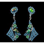 A pair of 925 silver drop earrings set with turquoise, black opal and emeralds, L. 4cm.