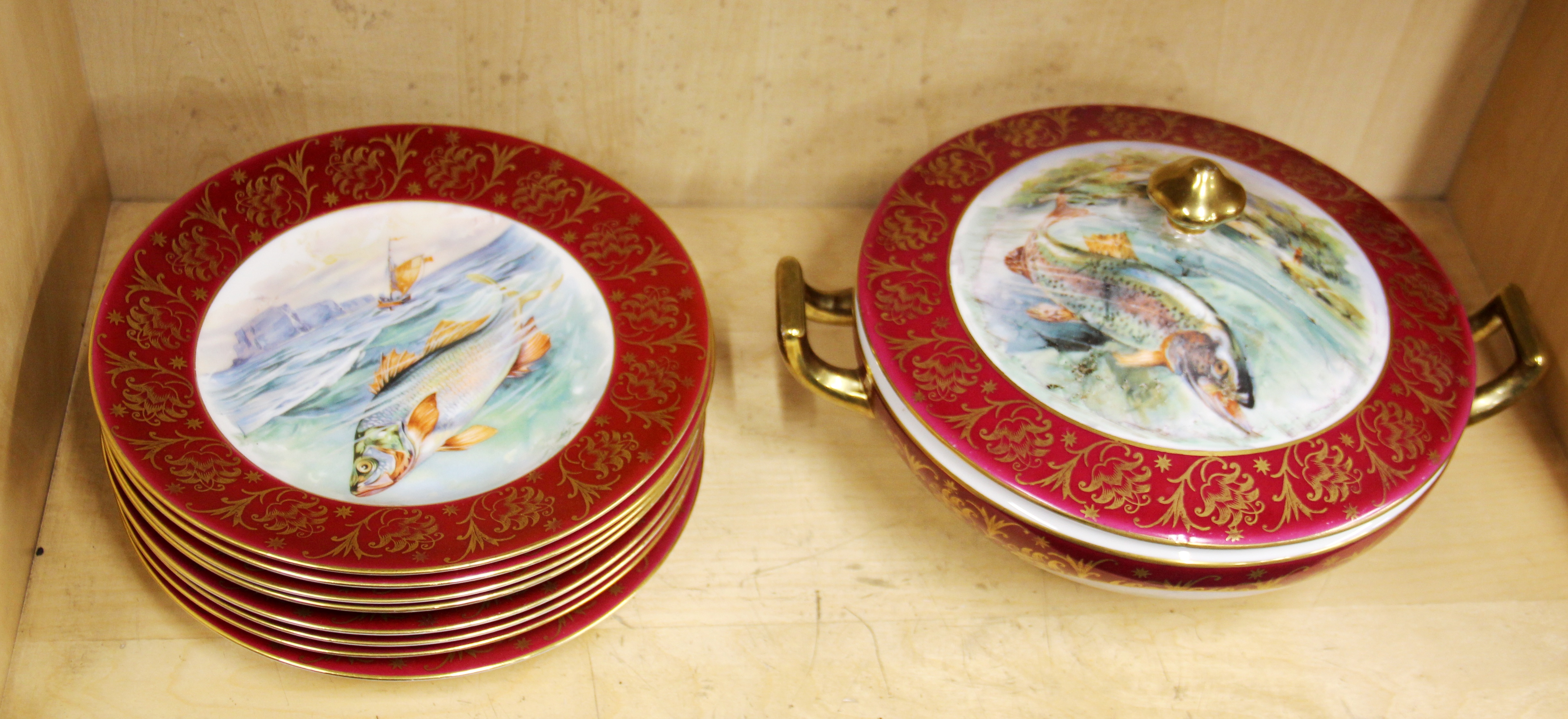 A fine German porcelain fish set. - Image 2 of 3