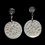 A pair of 925 silver drop earings set with mother of pearl and white stones, L. 3.8cm.