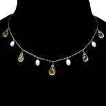 A 925 silver necklace set with briolette cut citrines and pearls, L. 40cm.