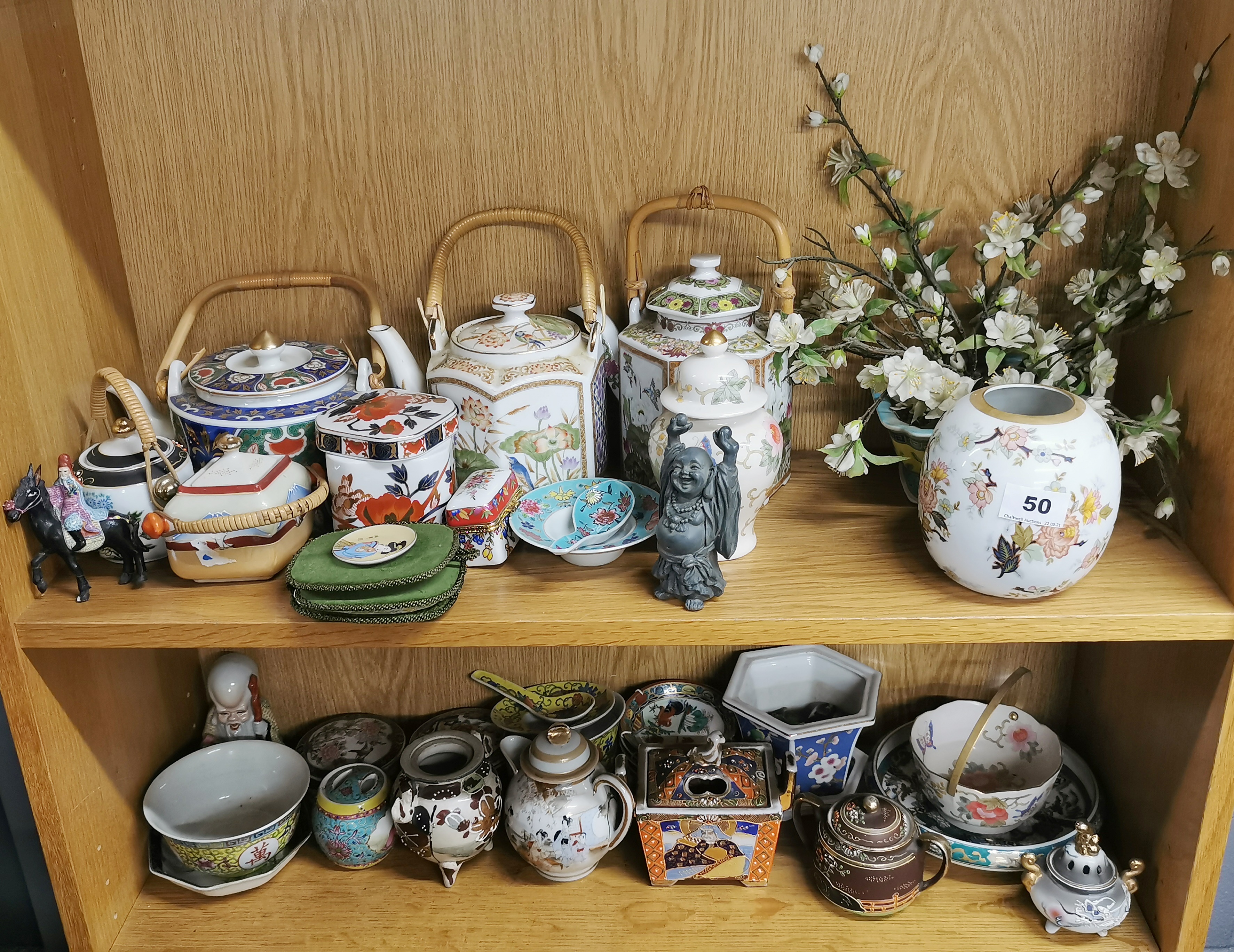 A large group of Oriental ceramic items. - Image 2 of 4