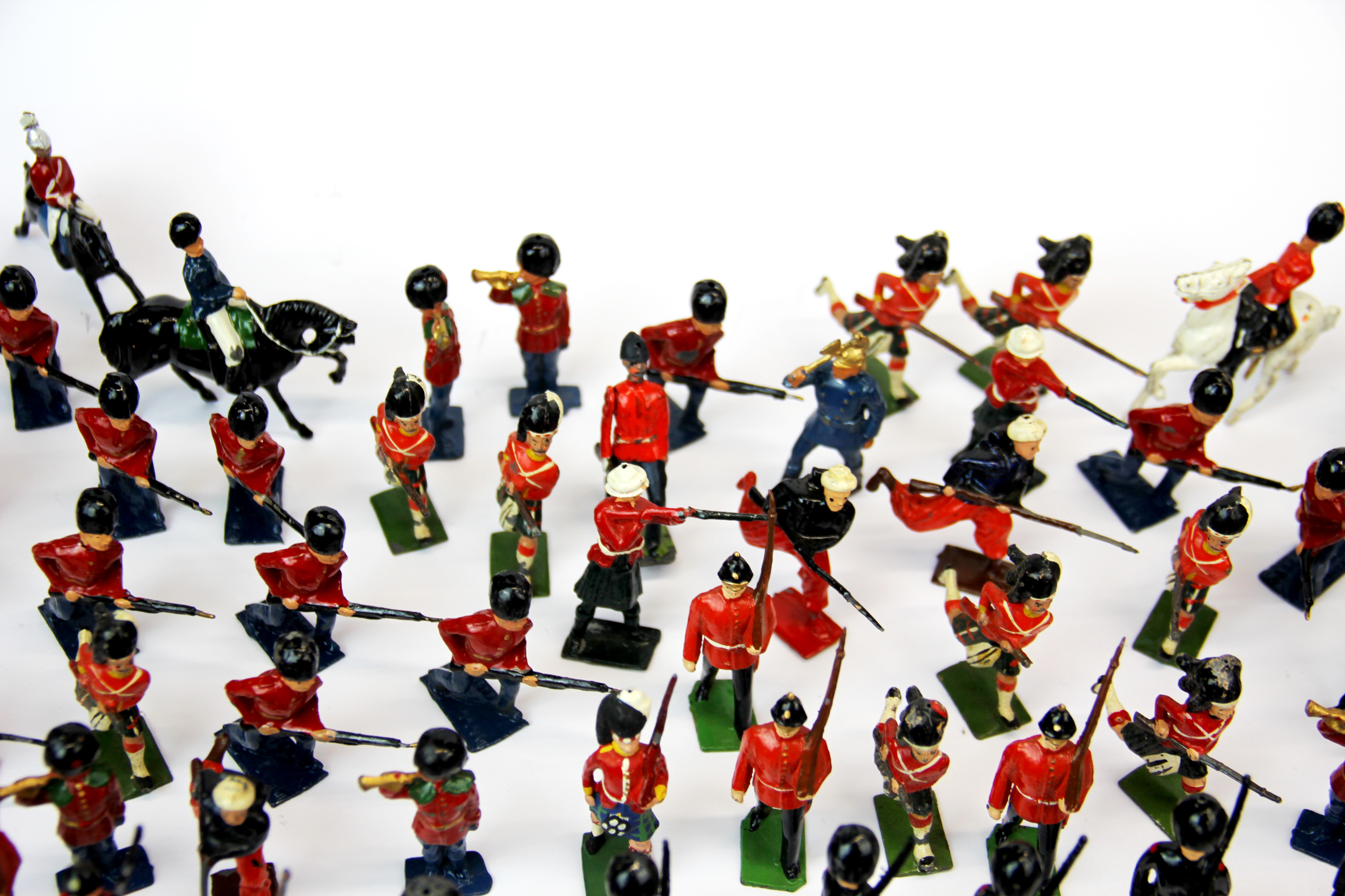 An extensive quantity antique hand painted lead soldier figures together with metal farm animal - Image 3 of 4
